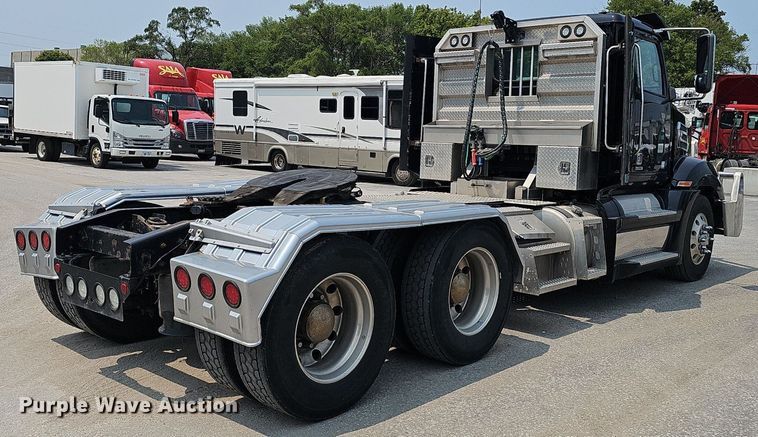 image for item DP6598 2016 Western Star 5700XE semi truck
