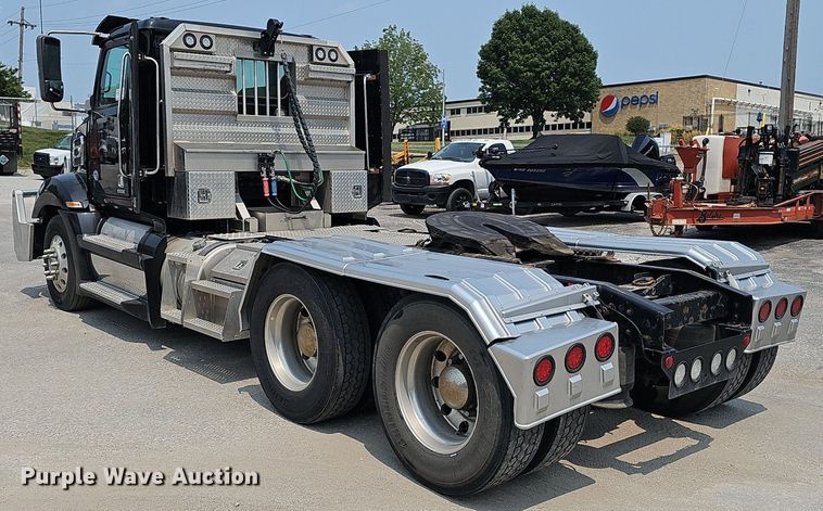 image for item DP6598 2016 Western Star 5700XE semi truck