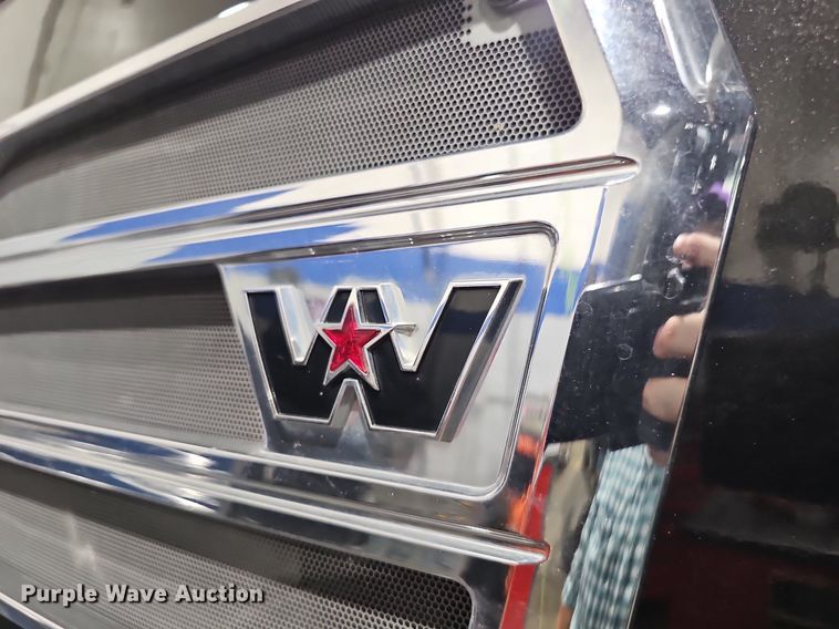 image for item DP6598 2016 Western Star 5700XE semi truck