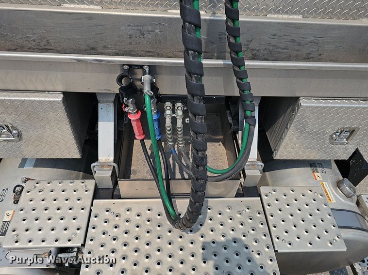 image for item DP6598 2016 Western Star 5700XE semi truck