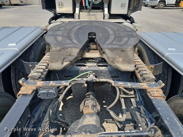 image for item DP6598 2016 Western Star 5700XE semi truck