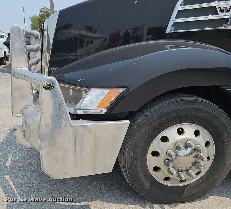 image for item DP6598 2016 Western Star 5700XE semi truck