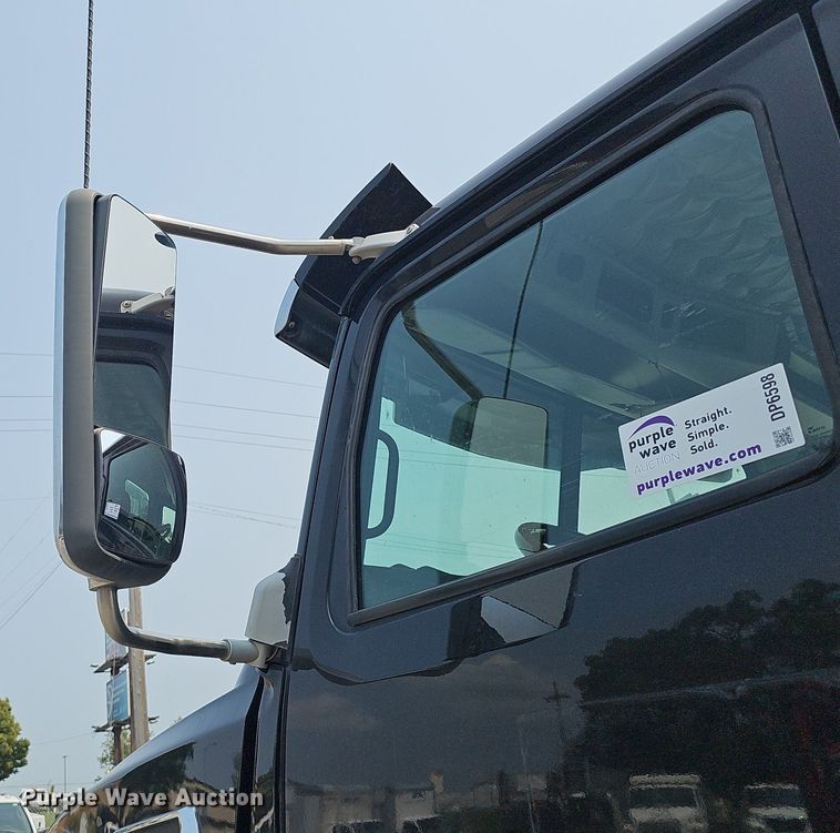 image for item DP6598 2016 Western Star 5700XE semi truck