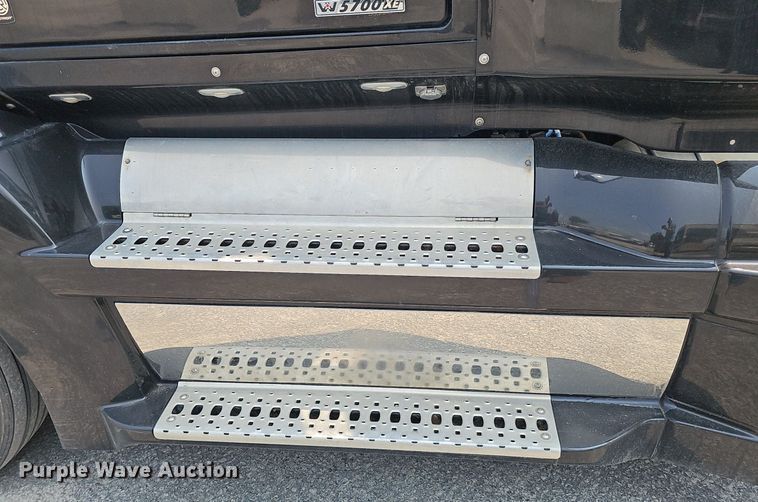 image for item DP6598 2016 Western Star 5700XE semi truck