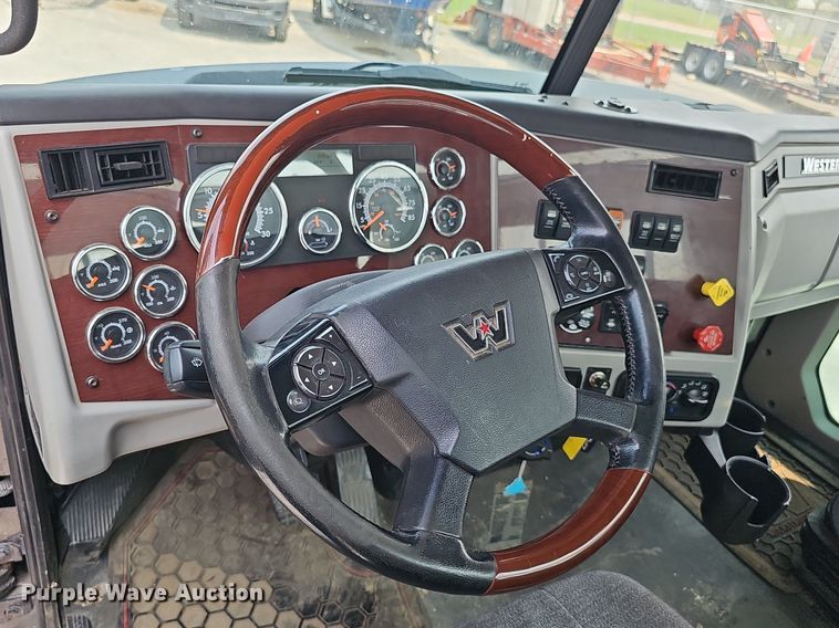 image for item DP6598 2016 Western Star 5700XE semi truck
