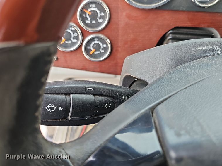 image for item DP6598 2016 Western Star 5700XE semi truck