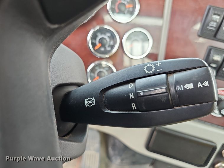 image for item DP6598 2016 Western Star 5700XE semi truck