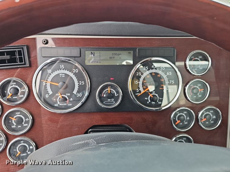 image for item DP6598 2016 Western Star 5700XE semi truck