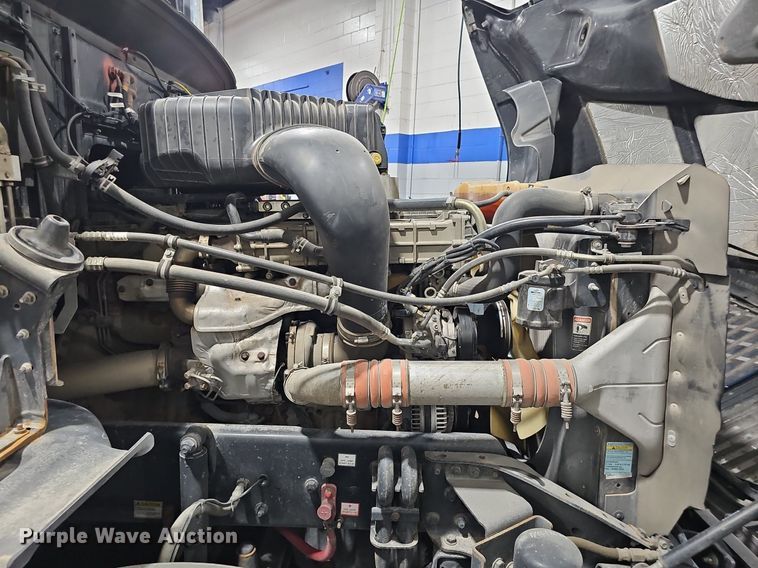 image for item DP6598 2016 Western Star 5700XE semi truck