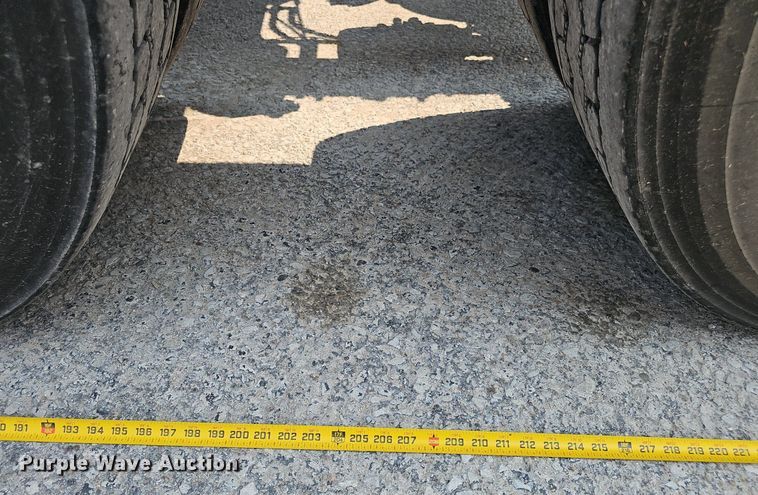 image for item DP6598 2016 Western Star 5700XE semi truck