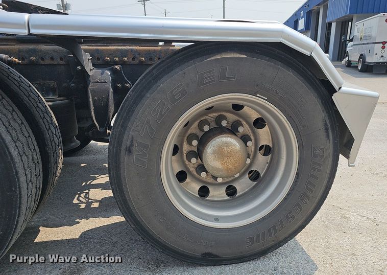 image for item DP6598 2016 Western Star 5700XE semi truck