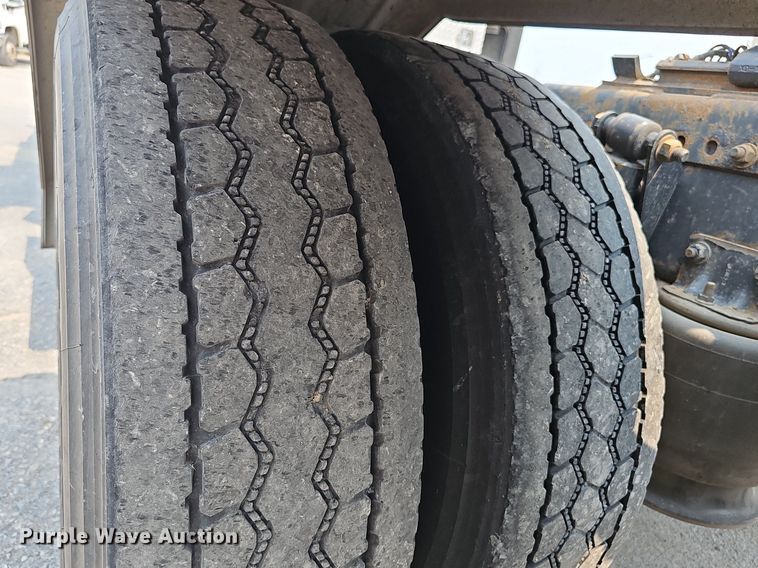 image for item DP6598 2016 Western Star 5700XE semi truck