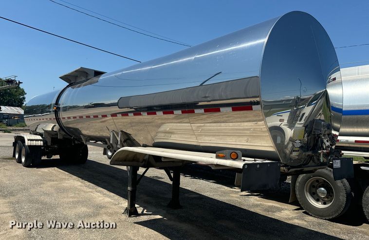 image for item DQ6867 1993 Polar tank trailer