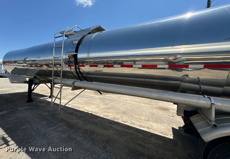 image for item DQ6867 1993 Polar tank trailer