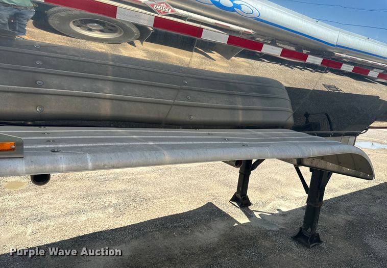 image for item DQ6867 1993 Polar tank trailer