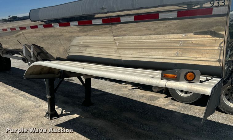 image for item DQ6867 1993 Polar tank trailer