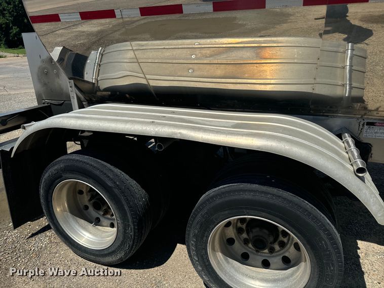 image for item DQ6867 1993 Polar tank trailer