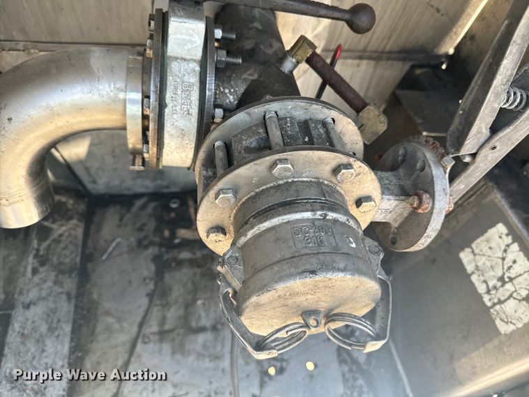 image for item DQ6867 1993 Polar tank trailer