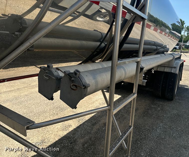 image for item DQ6867 1993 Polar tank trailer