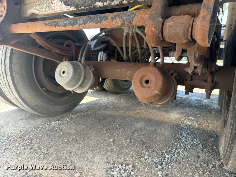 image for item DQ6867 1993 Polar tank trailer