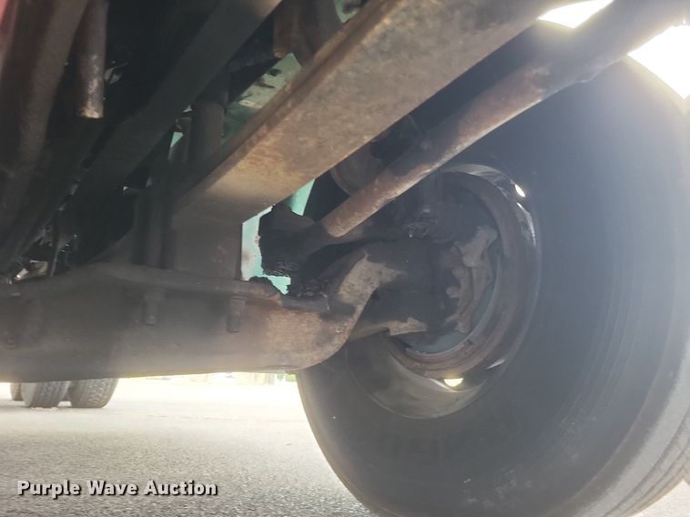 image for item DR4924 2006 International  9400 semi truck