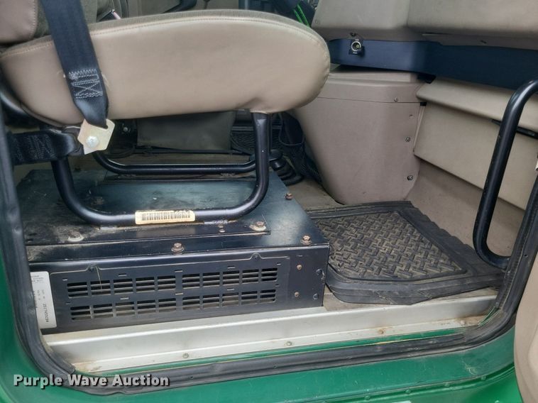 image for item DR4924 2006 International  9400 semi truck