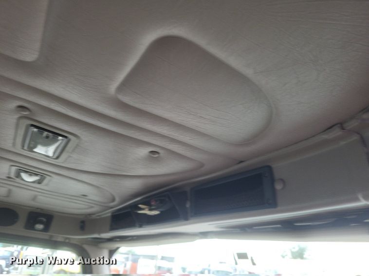 image for item DR4924 2006 International  9400 semi truck