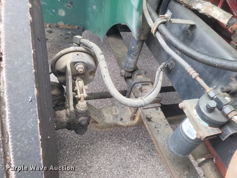 image for item DR4924 2006 International  9400 semi truck