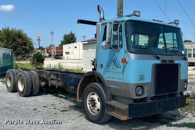 image for item DX1039 1997 Volvo WX64 truck cab and chassis