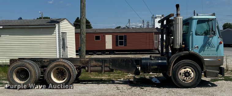 image for item DX1039 1997 Volvo WX64 truck cab and chassis