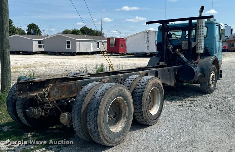 image for item DX1039 1997 Volvo WX64 truck cab and chassis