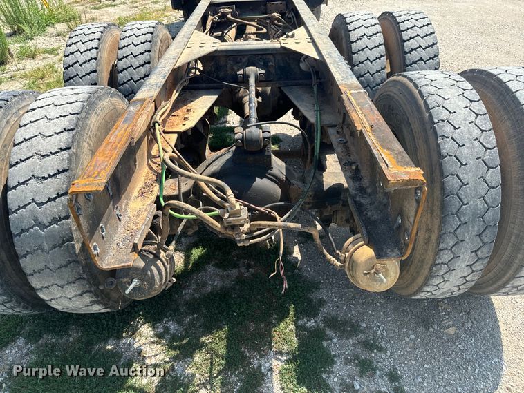 image for item DX1039 1997 Volvo WX64 truck cab and chassis