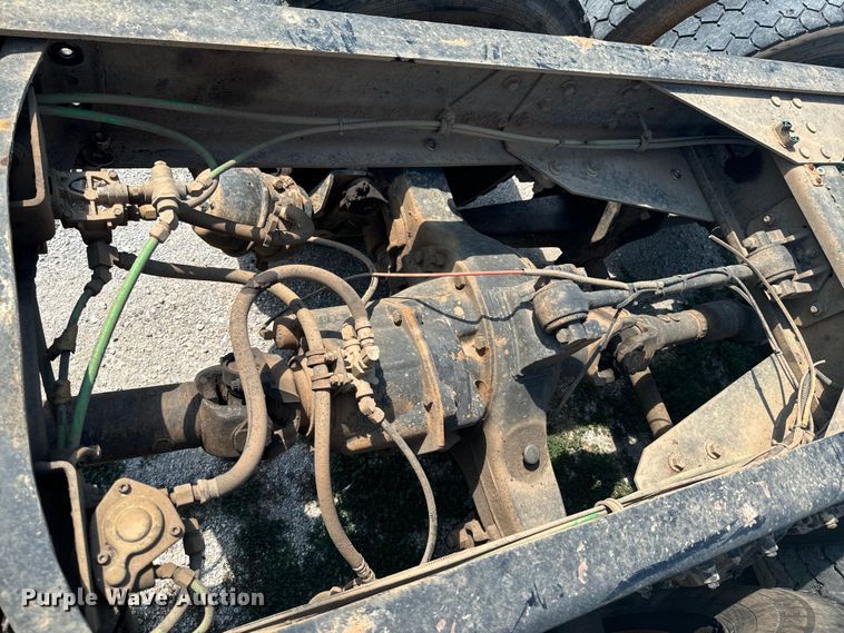 image for item DX1039 1997 Volvo WX64 truck cab and chassis