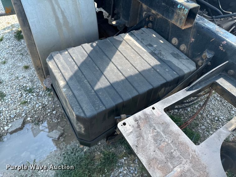 image for item DX1039 1997 Volvo WX64 truck cab and chassis