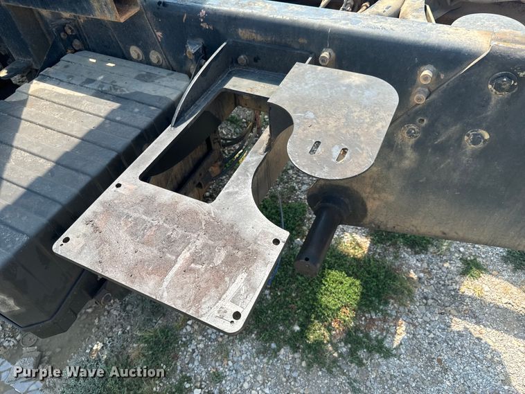 image for item DX1039 1997 Volvo WX64 truck cab and chassis