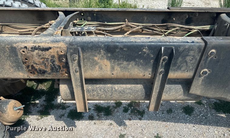 image for item DX1039 1997 Volvo WX64 truck cab and chassis