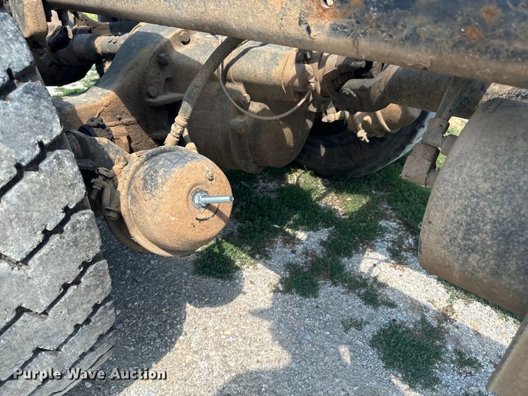 image for item DX1039 1997 Volvo WX64 truck cab and chassis