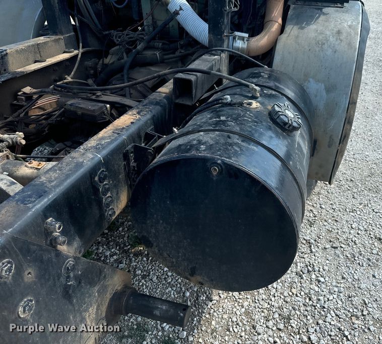 image for item DX1039 1997 Volvo WX64 truck cab and chassis