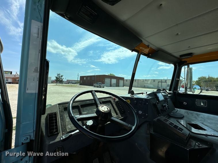 image for item DX1039 1997 Volvo WX64 truck cab and chassis