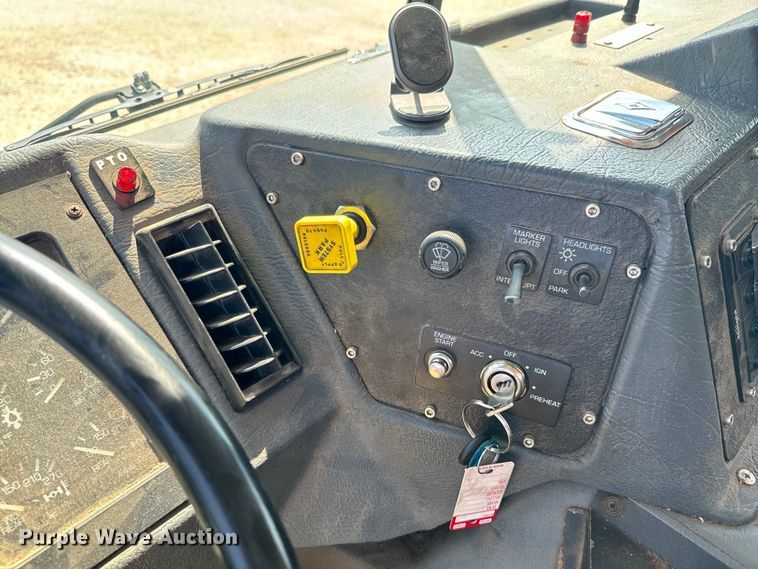 image for item DX1039 1997 Volvo WX64 truck cab and chassis