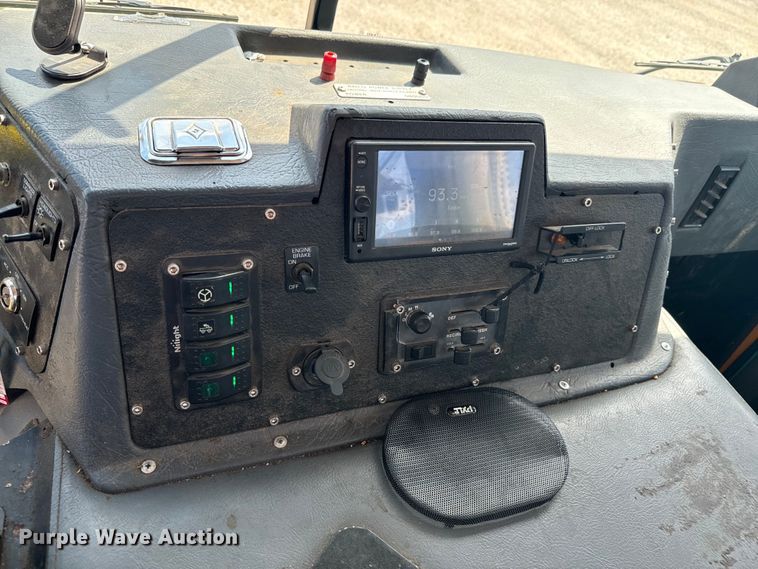 image for item DX1039 1997 Volvo WX64 truck cab and chassis