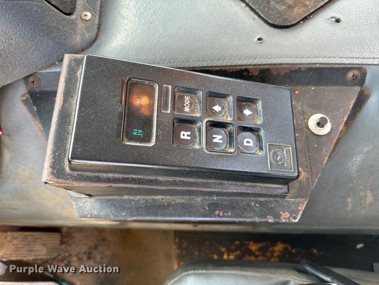 image for item DX1039 1997 Volvo WX64 truck cab and chassis