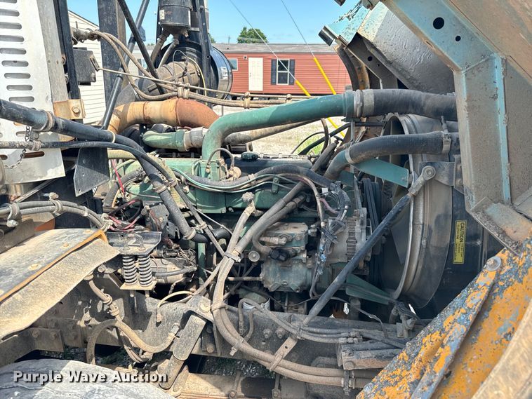 image for item DX1039 1997 Volvo WX64 truck cab and chassis