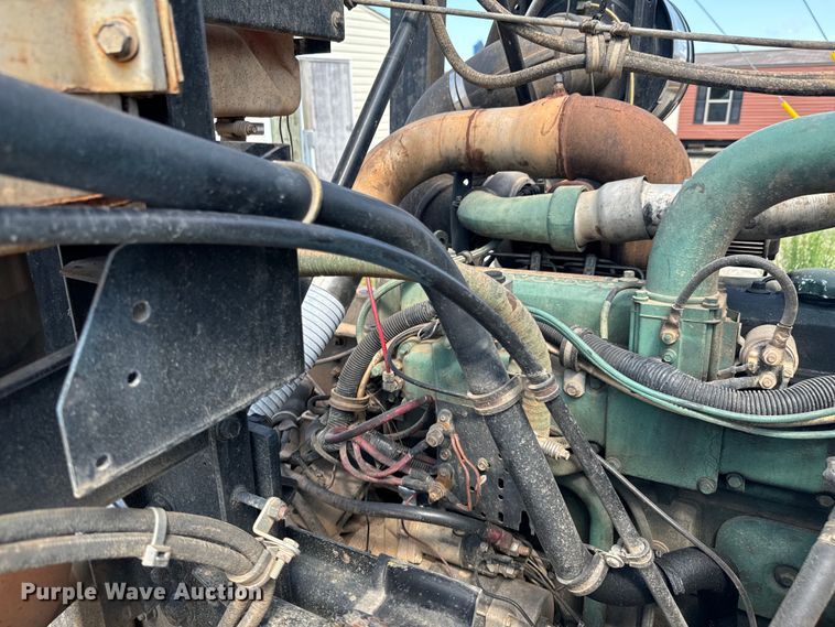 image for item DX1039 1997 Volvo WX64 truck cab and chassis