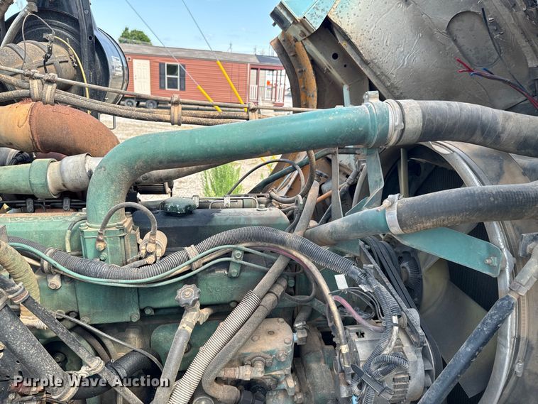 image for item DX1039 1997 Volvo WX64 truck cab and chassis