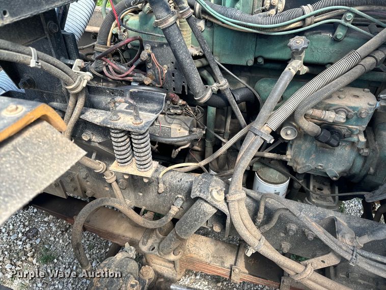 image for item DX1039 1997 Volvo WX64 truck cab and chassis