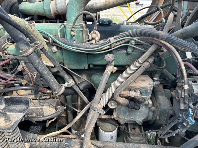 image for item DX1039 1997 Volvo WX64 truck cab and chassis