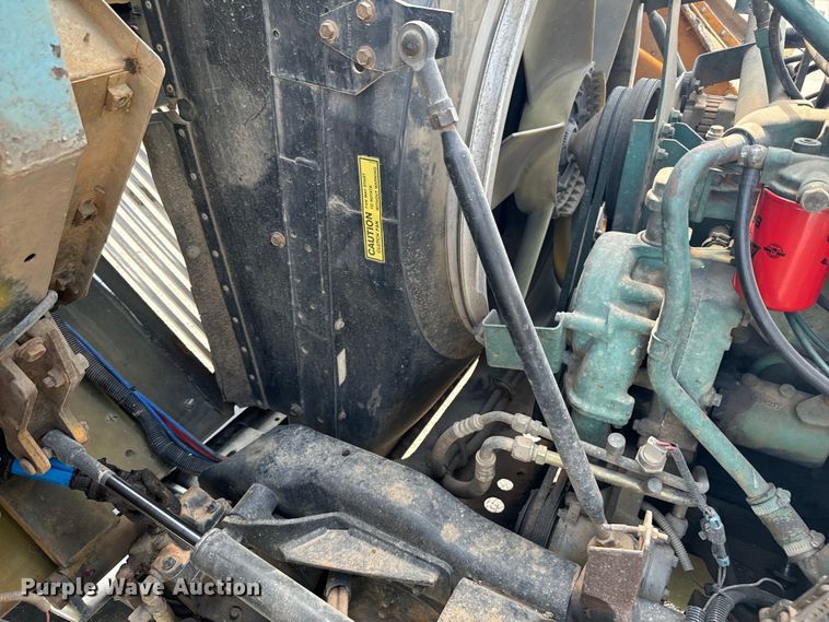 image for item DX1039 1997 Volvo WX64 truck cab and chassis