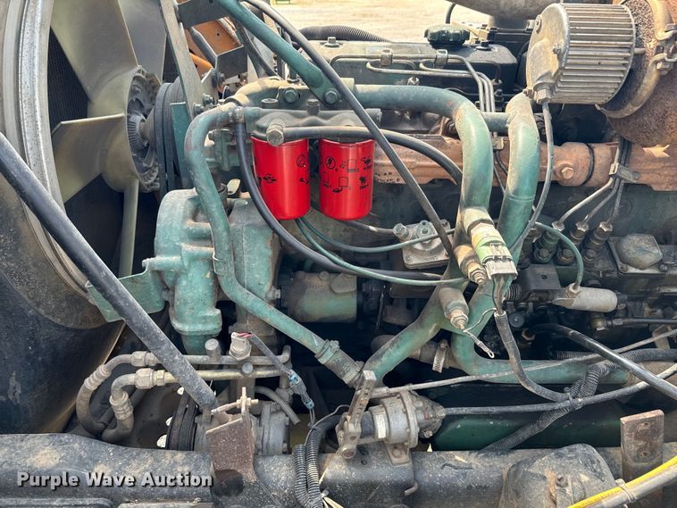 image for item DX1039 1997 Volvo WX64 truck cab and chassis