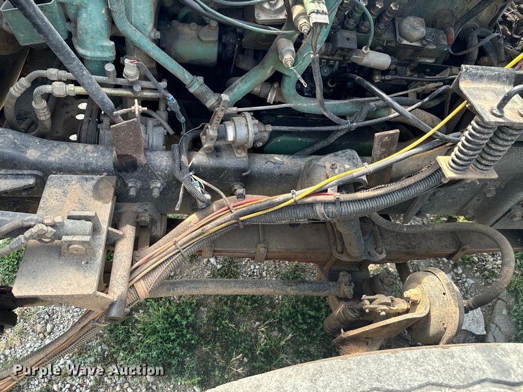 image for item DX1039 1997 Volvo WX64 truck cab and chassis